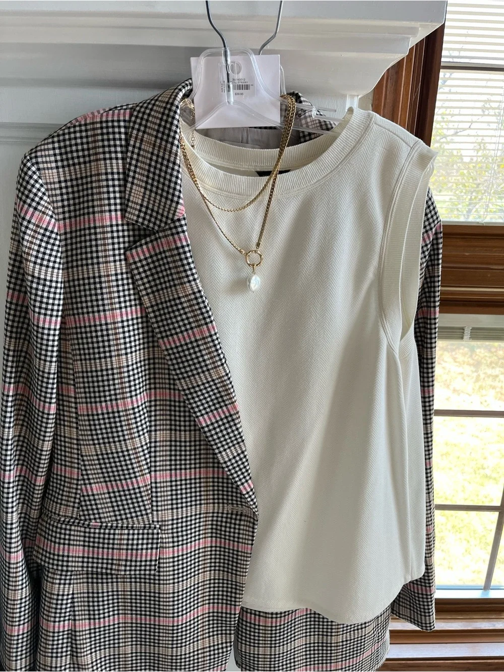 Ann Taylor Cream Ribbed Sleeveless Tank